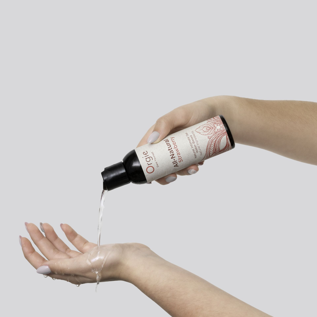 All-Natural Strawberry_HandFamily.webp