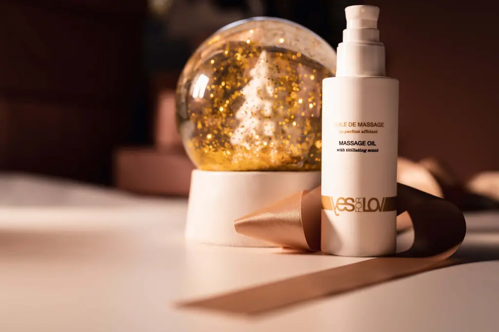 Moodpictures_photos_ambiance_huile_massage_affolante_titillating(3)_yesforlov_Srvb.webp